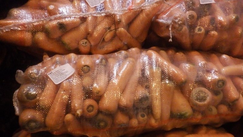Более 40 тонн моркови и лука не пустили в регион тюменские таможенники