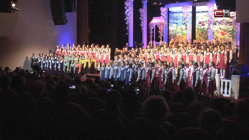 В преддверии 8 Марта в Сургутской филармонии состоялся праздничный концерт