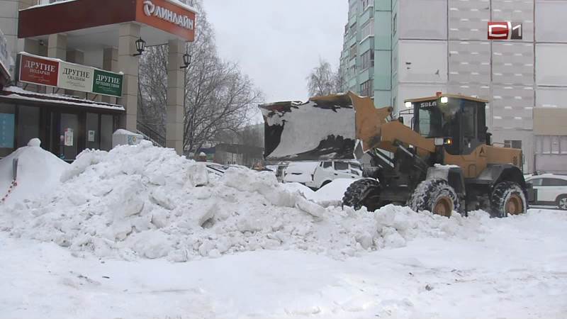 Как в Сургуте работают с предпринимателями, не чистящими снег на своих территориях
