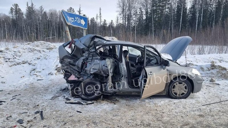 Водитель «Ниссан» погиб во время аварии в Ханты-Мансийском районе