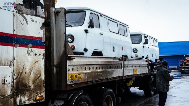 В Югре подготовили 16 машин к отправке в зону СВО