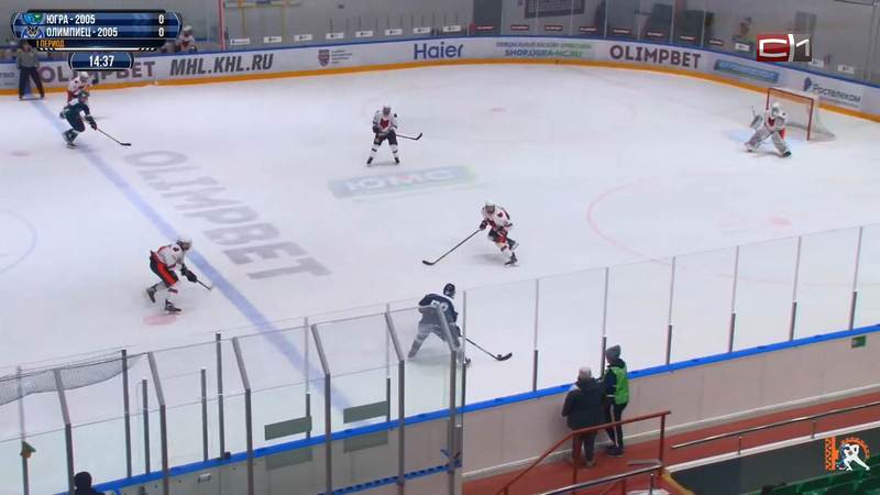 Хоккеисты Сургута проведут матч с командой из Ханты-Мансийска