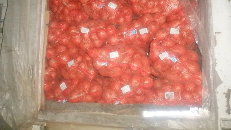 Более 40 тонн лука и редьки не пустили таможенники в Тюменскую область