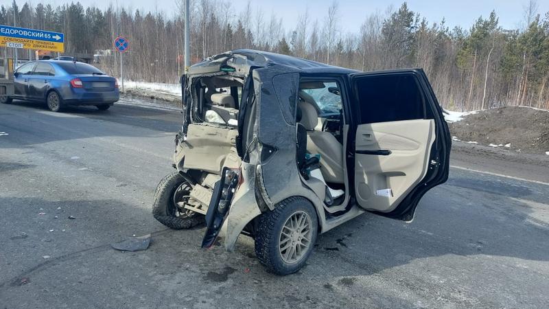 В ДТП на трассе Сургут-Лянтор пострадали несколько человек, в том числе малыш