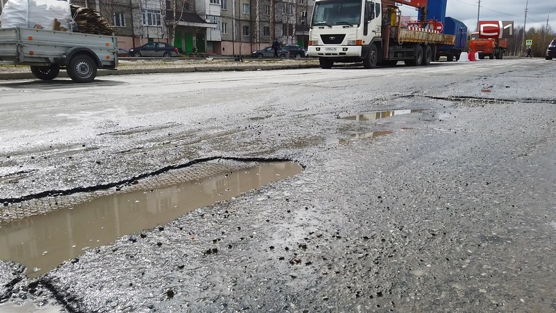 Часть дороги в Сургуте перекрыта: начался ремонт улицы Привокзальной