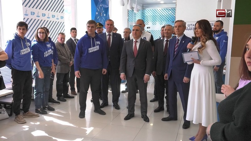 Александр Моор посетил первый в УрФО штаб общественной поддержки «Единой России»
