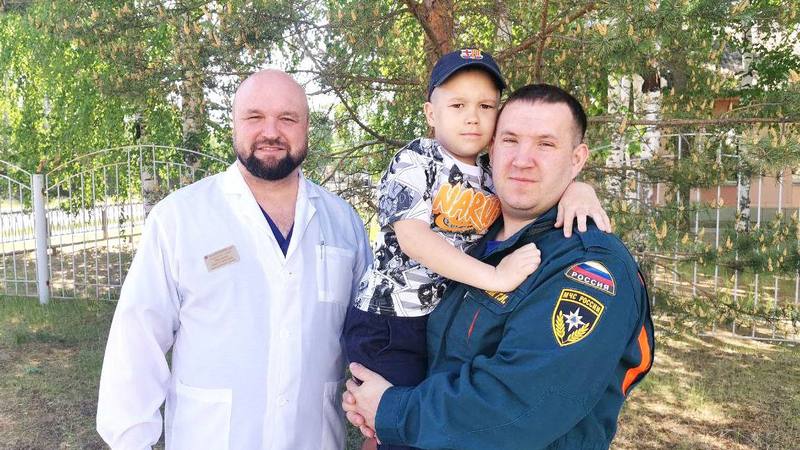 В Югре врачи спасли жизнь мальчику, который выпал из окна 4 этажа