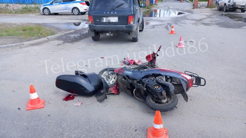Водитель мопеда получил травмы после столкновения с ВАЗ в Югре