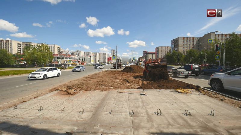 В Сургуте идут работы по восстановлению газонов на центральных магистралях