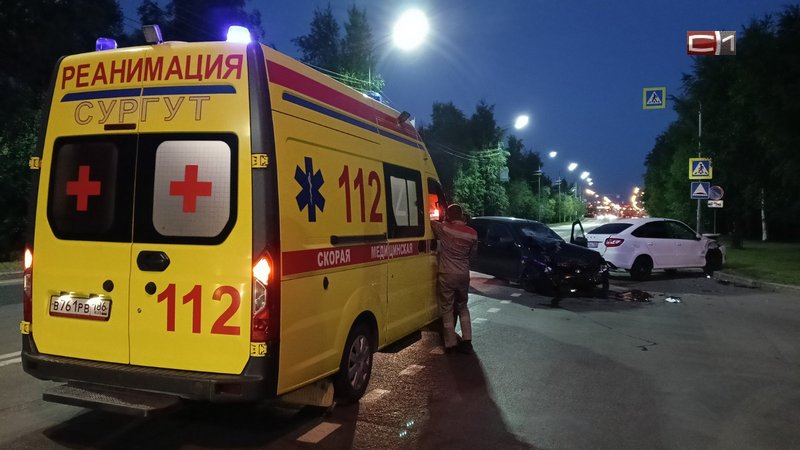 Две «Лады» столкнулись на улице Дзержинского в Сургуте. Есть пострадавший. ФОТО