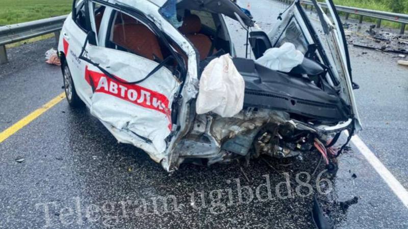 Водитель «Хендай» погиб в ДТП на автодороге «Югра». Два человека получили травмы