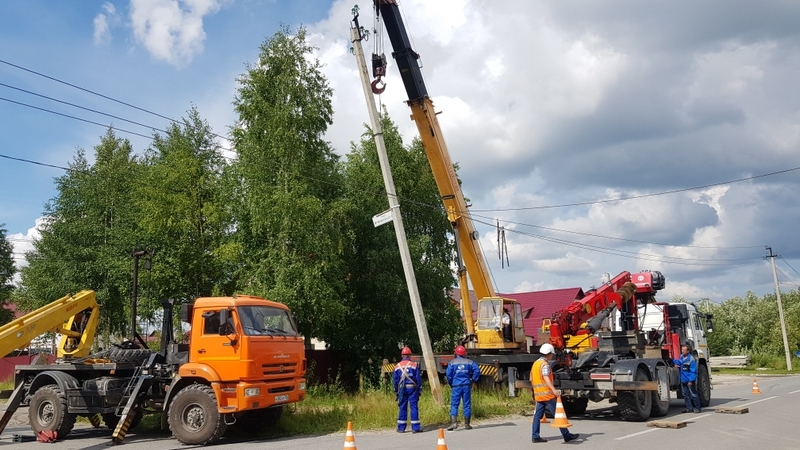 Поселок в Сургуте чуть не остался без электричества из-за ДТП