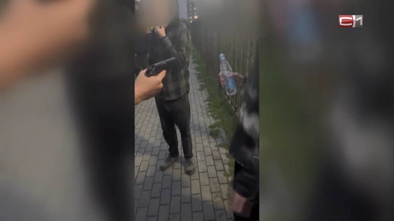 Подросткам, угрожавшим пистолетом школьнику в Сургуте, может грозить тюрьма