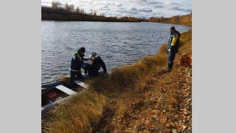Тело рыбака нашли спасатели на дне озера в Югре