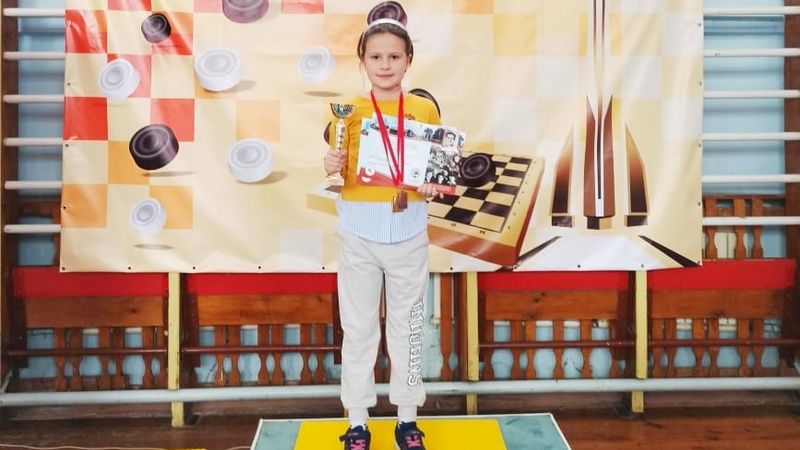 Победу на Всероссийских соревнованиях по шашкам одержала 8-летняя сургутянка