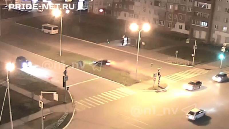 Пьяный автомобилист в Нижневартовске врезался в фонарный столб