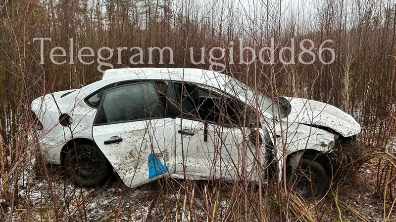 Полиция Югры работает на месте смертельного ДТП в Октябрьском районе