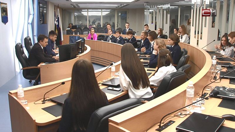 Сургутские школьники задали городским депутатам совсем не детские вопросы