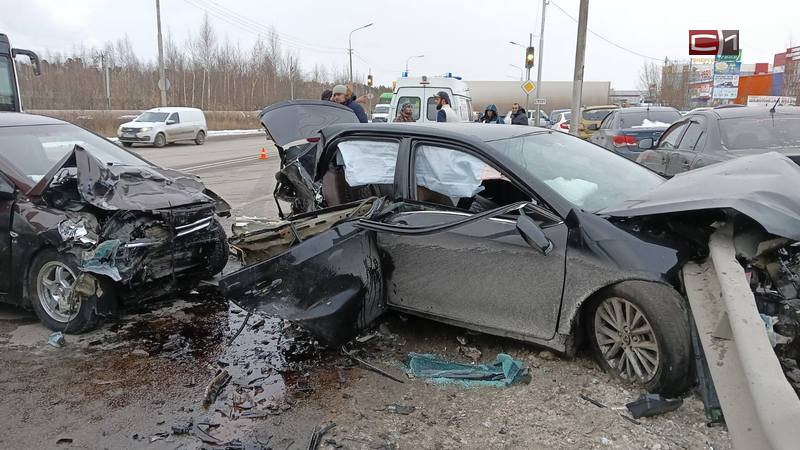 В Сургуте при столкновении «Тойоты» и «Хендай» пострадали 5 человек