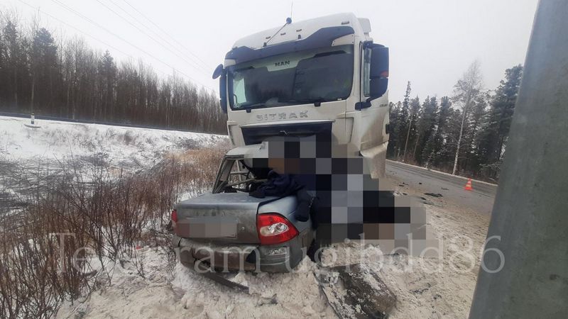 В аварии на трассе Сургут—Нижневартовск погибли два человека