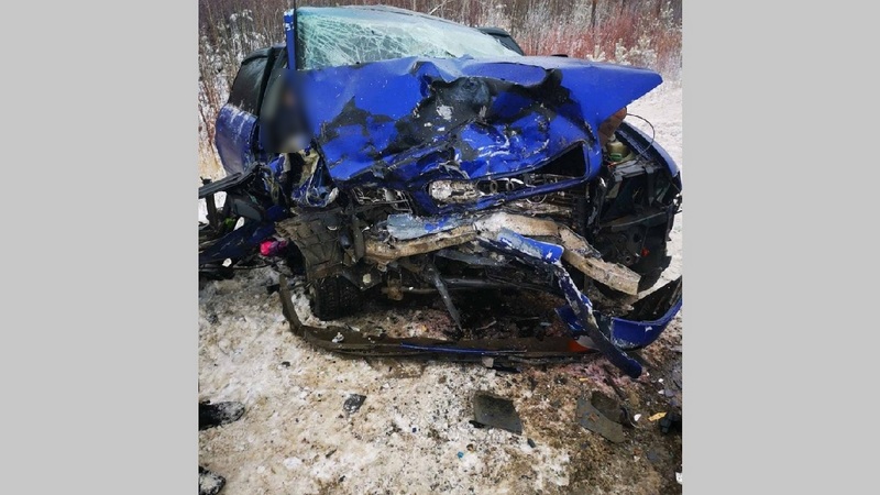 В страшном ДТП на трассе в Югре погиб человек, трое получили травмы