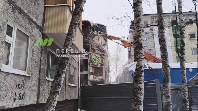 В Нижневартовске приступили к сносу многоэтажки, пострадавшей от взрыва