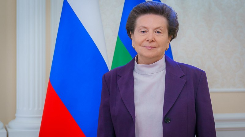 Наталья Комарова поддержала Путина в решении участвовать в президентских выборах