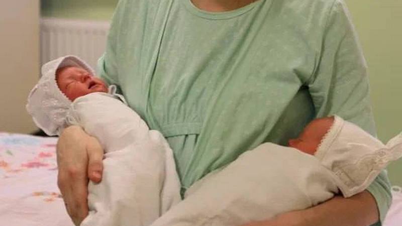 Младенец Арина стала юбилейным малышом, который родился в 2023 году в центре материнства в Сургуте
