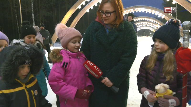 СКОРО: чем удивляет сургутских детей и их родителей Дед Мороз