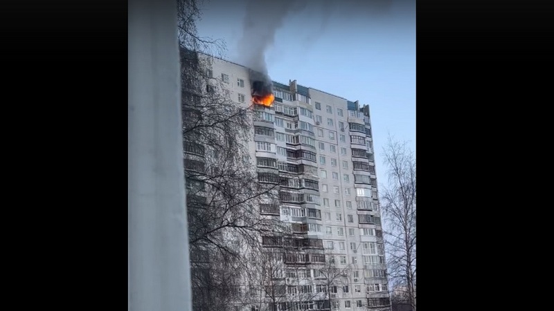 Пожар на 15 этаже жилого дома вспыхнул в югорском городе