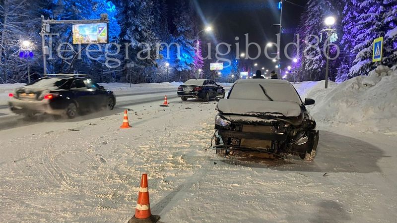 Два автомобиля под управлением автоледи столкнулись в Ханты-Мансийске