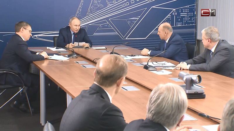 Предприятия оборонно-промышленного комплекса в УрФО посетил Владимир Путин