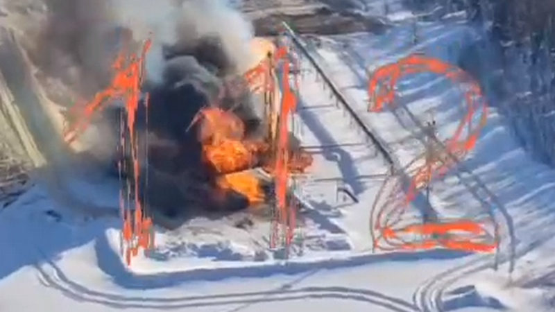 В Томской области на границе с Югрой загорелась нефтяная скважина