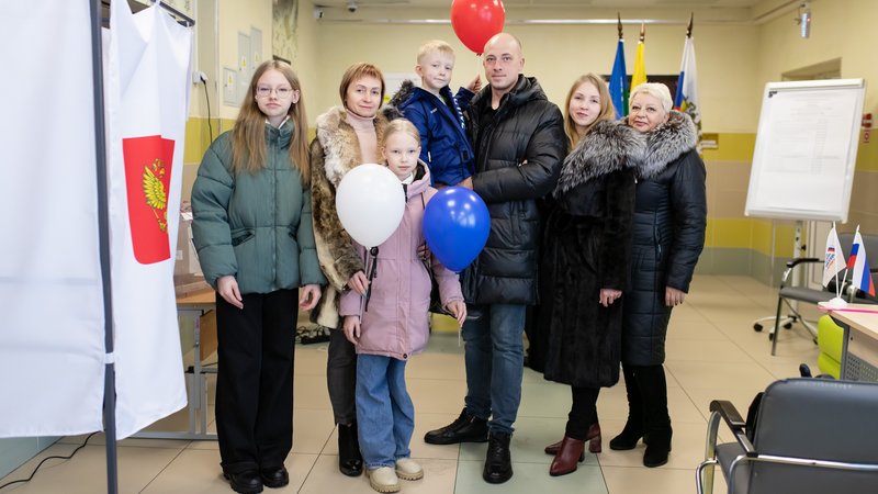 Всей Семьей на выборы пришла многодетная семья Кайдаловых из Сургута