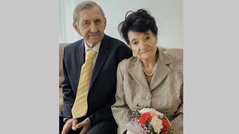 Ей 83, ему 70: необычную свадьбу отметили в пансионате Югры