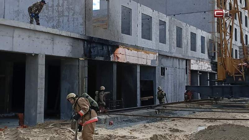 В Сургуте на улице 30 лет Победы произошел пожар на стройплощадке