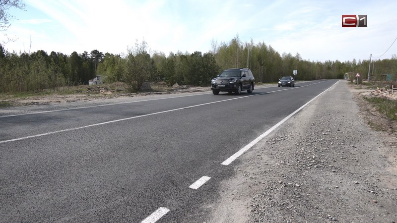 В поселениях Сургутского района обновляют дороги с опережением графика