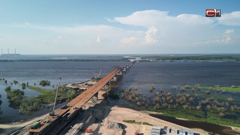 Новый мост через Обь в районе Сургута строят сразу с обоих берегов