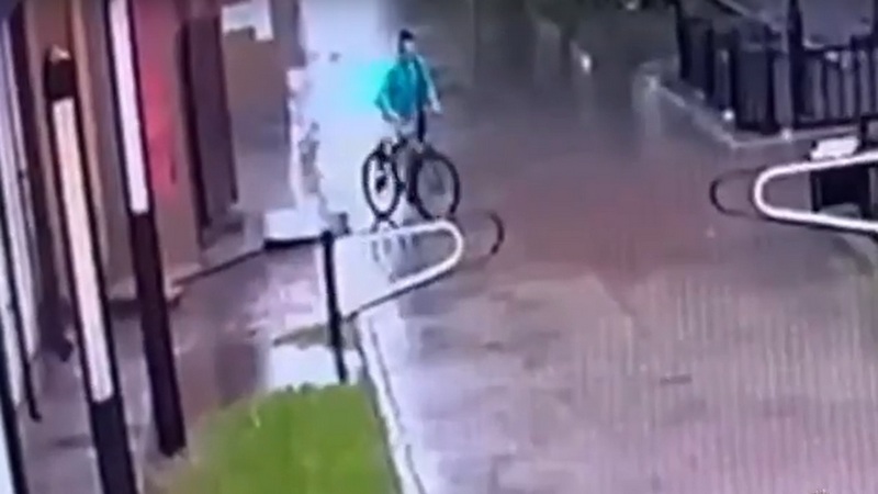 Кражу двух велосипедов раскрыли правоохранители Сургута. ВИДЕО