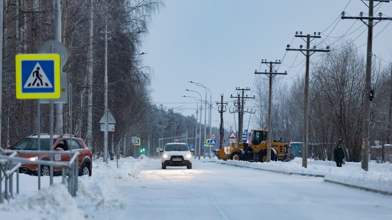 На улице Толстого в Сургуте открыли движение после капремонта дороги