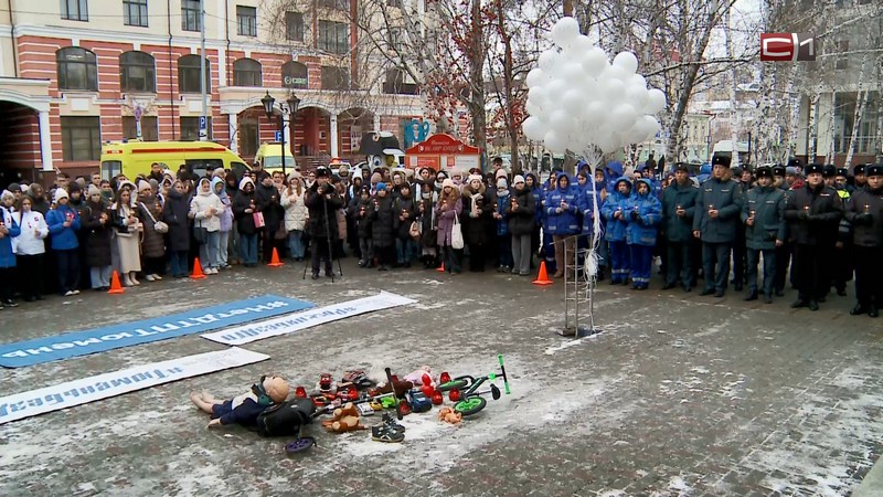 Акция в память о погибших во время ДТП на дорогах области прошла в Тюмени