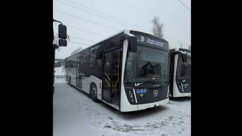 В салоне будет кондиционер: десять новых автобусов выехали в Сургут