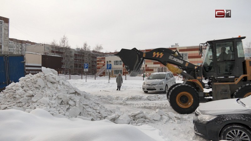 Сужение трасс из-за снега стало основной претензией к дорожникам Сургута