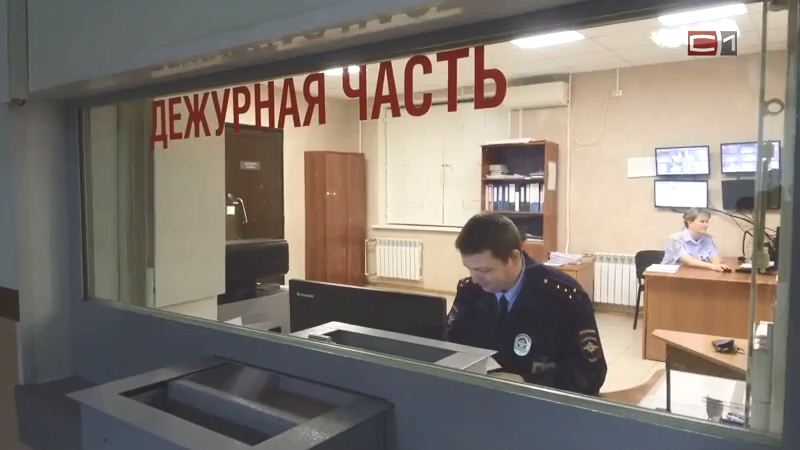 Женщина мыла окна и сорвалась с 13 этажа дома в столице Югры