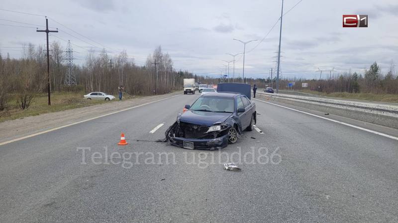 Водитель грузовика устроил аварию на трассе между Сургутом и Нижневартовском