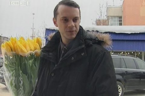 В Сургуте мужчины скупают цветы уже с утра