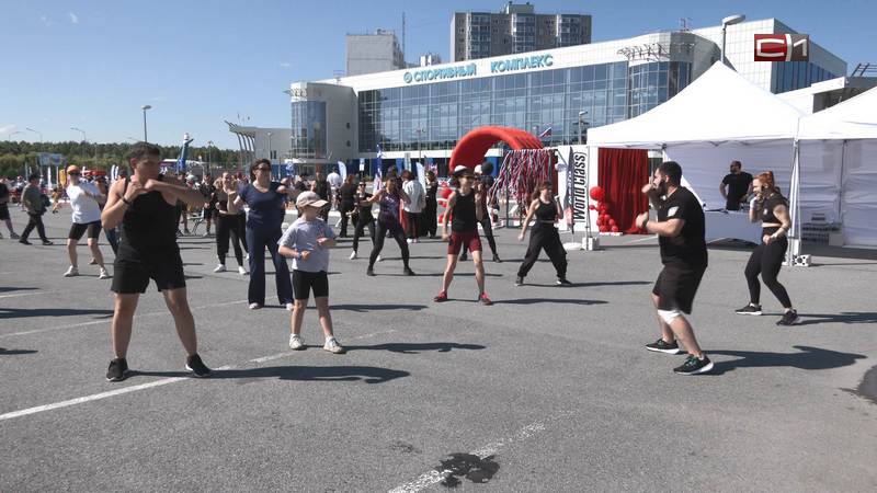 Более 10 тысяч человек отметили в Сургуте День физкультурника