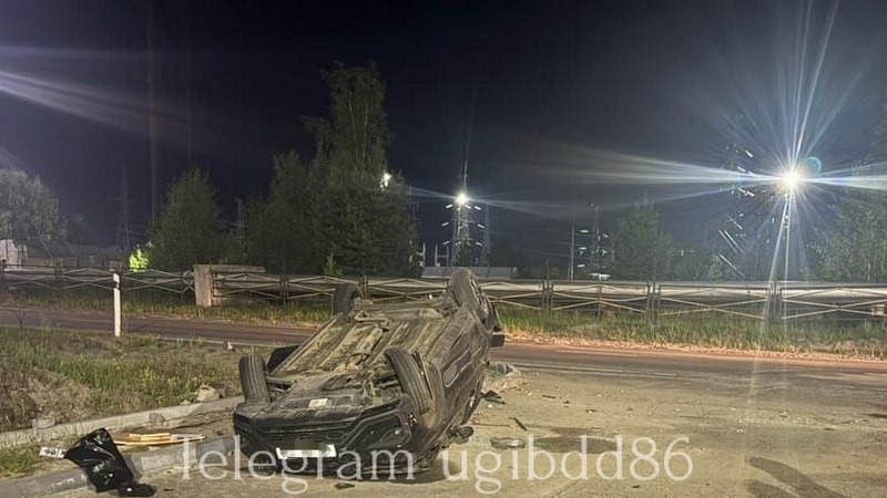 Три человека пострадали в ДТП с «перевертышем» в Сургутском районе
