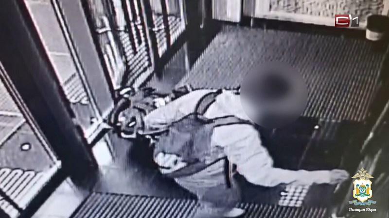 Югорчанка оставила коляску с младенцем знакомому, а тот бросил ее в гостинице