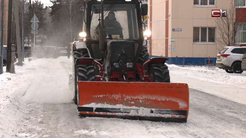 Поселения Сургутского района переходят на собственную технику для уборки снега